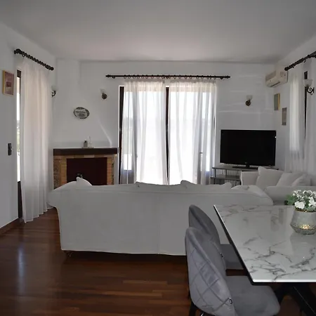 Dom wakacyjny Gemi House By The